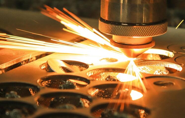 激光切割機(jī)多少錢一臺(tái)：一個(gè)激光切割機(jī)的價(jià)格是多少？